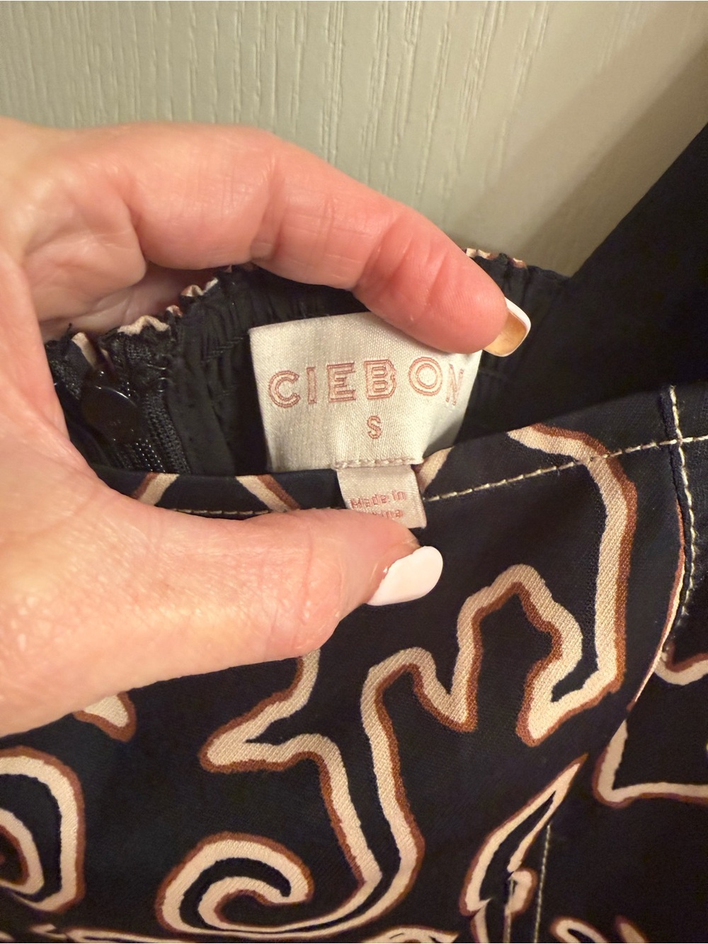 Ciebon Black Dress with Blush Graphic Embroidery - Sleeveless Square Neck - Picture 3 of 3
